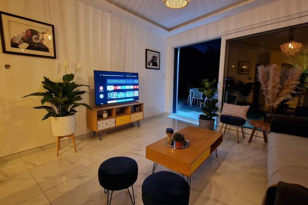 קולמר Suite Prestige Logement Neuf Avec Spa Et Ecran De Cinema En Rez De Jardin מראה חיצוני תמונה