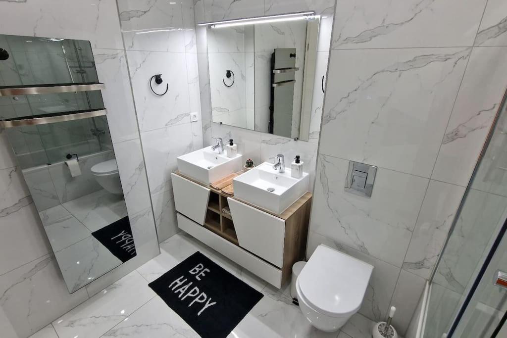 קולמר Suite Prestige Logement Neuf Avec Spa Et Ecran De Cinema En Rez De Jardin מראה חיצוני תמונה
