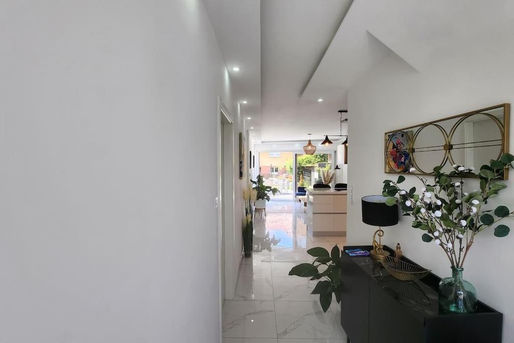 קולמר Suite Prestige Logement Neuf Avec Spa Et Ecran De Cinema En Rez De Jardin מראה חיצוני תמונה