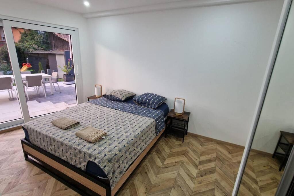קולמר Suite Prestige Logement Neuf Avec Spa Et Ecran De Cinema En Rez De Jardin מראה חיצוני תמונה