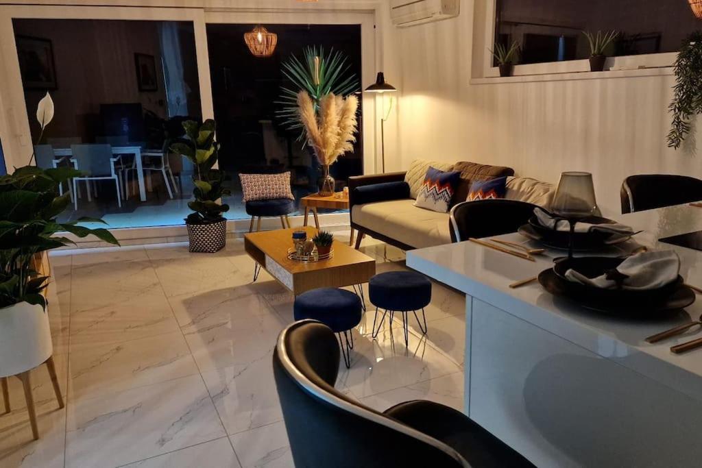 קולמר Suite Prestige Logement Neuf Avec Spa Et Ecran De Cinema En Rez De Jardin מראה חיצוני תמונה