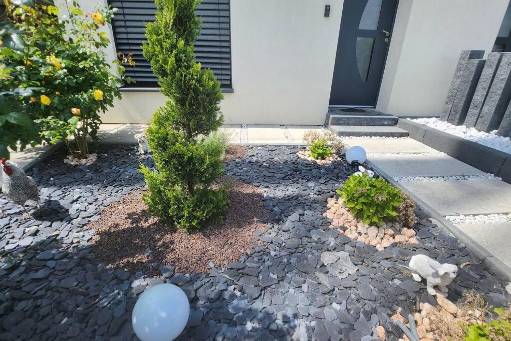 קולמר Suite Prestige Logement Neuf Avec Spa Et Ecran De Cinema En Rez De Jardin מראה חיצוני תמונה